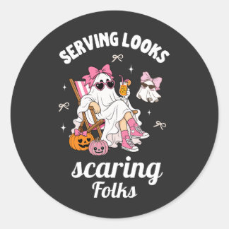 Serverar Utseende och Skrämmer Folk Halloween Runt Klistermärke