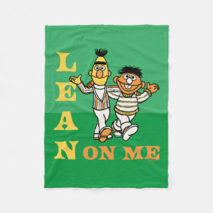 Sesame Street   Bert & Ernie Lean på mig Fleecefilt