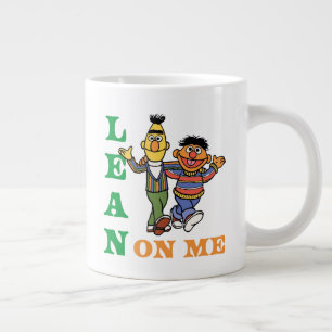 Sesame Street Bert & Ernie Lean på mig Jumbo Mugg
