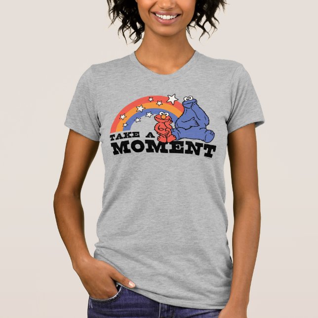 Sesame Street | Elmo & Cookie Ta ett ögonblick T Shirt (Framsida)