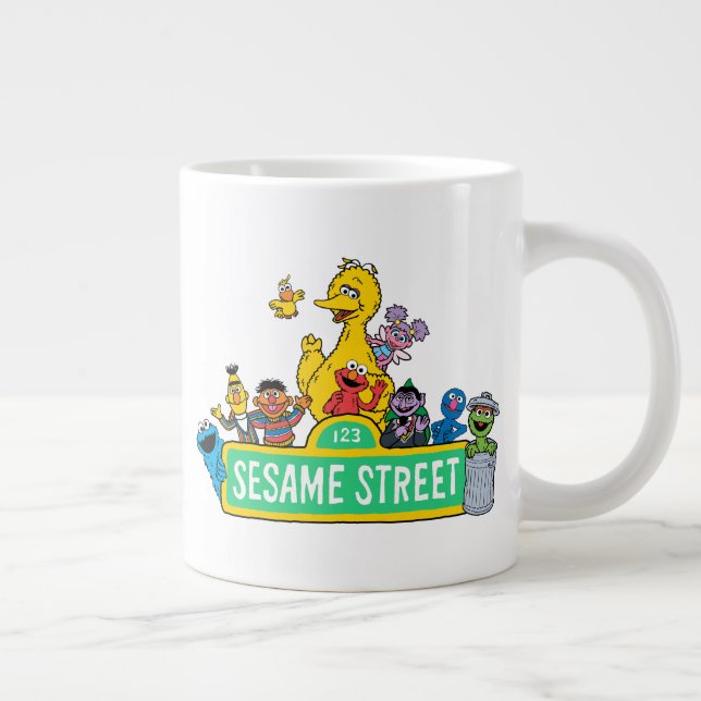 Sesame Street | Hela gatunumnet runt Jumbo Mugg (Höger)