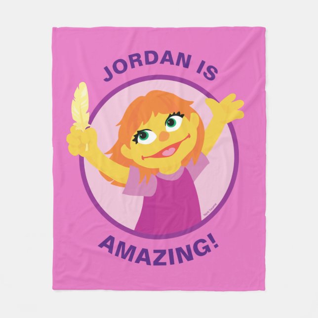 Sesame Street | Julia Holding Feather Fleecefilt (Framsidan)