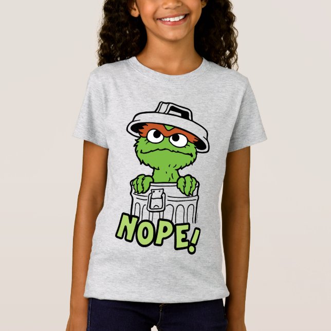 Sesame Street | Oscar the Grouch Nope! T Shirt (Framsida)