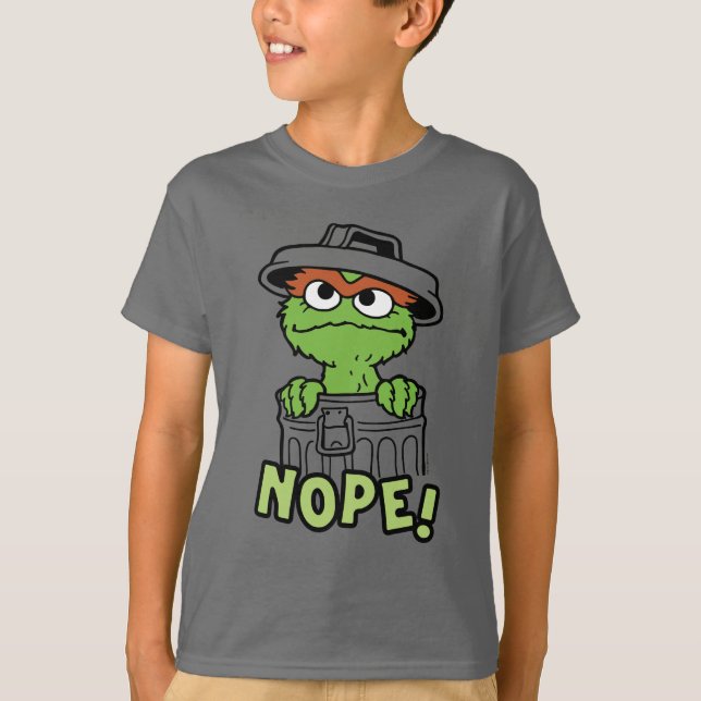 Sesame Street | Oscar the Grouch Nope! T Shirt (Framsida)