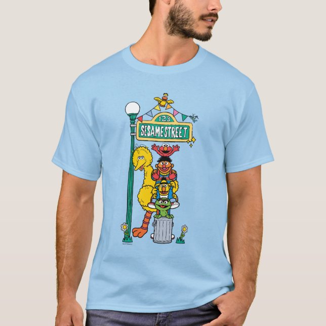 Sesame Street | Under Sesame Street Sign T Shirt (Framsida)
