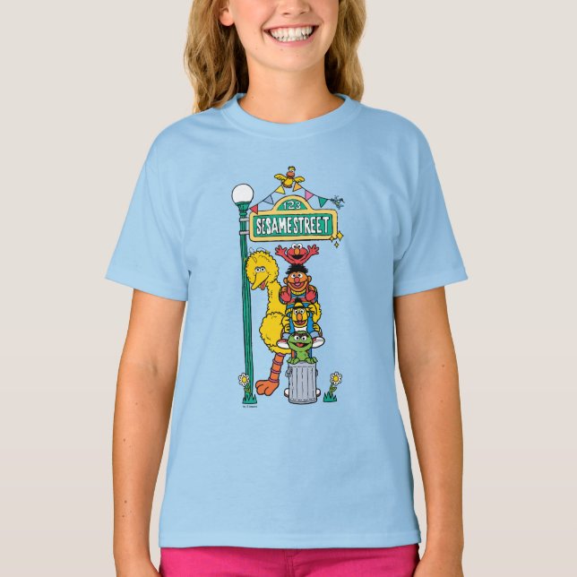 Sesame Street | Under Sesame Street Sign T Shirt (Framsida)