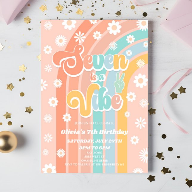 Seven är en Vibe Rainbow Daisy 7:e Födelsedagsfest Inbjudningar (Skapare uppladdad)