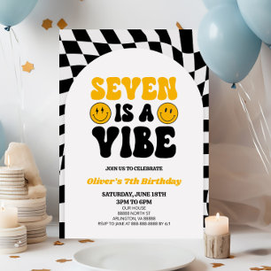 Seven är en Vibe Retro First 7:e Födelsedagsfest Inbjudningar