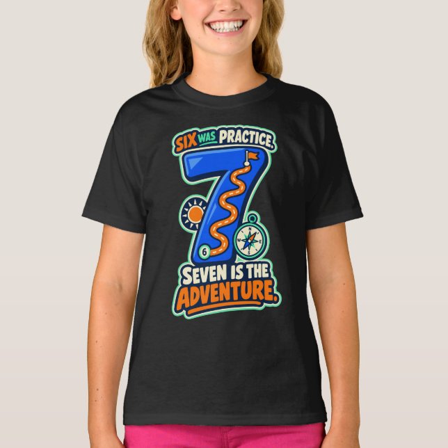Seven är födelsedagsäventyrets väg t shirt (Framsida)