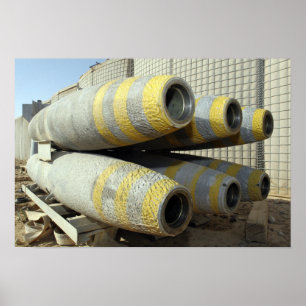 Sex GBU-12-bomber sitter i ett rack Poster