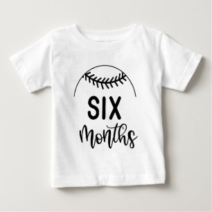 Sex månaders baseboll baby milstolpe - t shirt