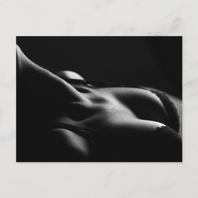 Sexuellt kvinnligt vykort i svartvitt (Framsida)