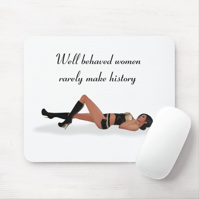 Sexy Brunette Pinup Girl Sleeping Mouse Pad Musmatta (Med mus)