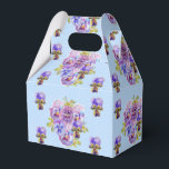 Shabby Blue Pansy Blommigt Bröllop Cake Favoritbox Presentaskar<br><div class="desc">Shabby chic Blue Pansy Dot Pansy Blommigt Tea Party-kummelns favoritboxar. Designad från en av mina vattenfärgsmålningar.</div>
