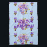 Shabby chic Blue Kärlek Du Grandma Tea Towel Kökshandduk<br><div class="desc">Shabby chic Blue Pansy Blommigt Dot Kärlek Du Grandma Tea Towel. Jag målade med en vacker vattenfärgsmålning från blommorna i min egen trädgård. Den här kökshandduken är en must för vilken trädgård eller blomma som helst älskare!</div>