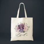 Shades of Dusty Lila Möhippa Gift Tygkasse<br><div class="desc">Eleganten och den moderna blommigten i mitten av sommarens möhippa i väskan har en bukett med vattenfärgade rosor-peonier i skuggor av lila plum, dammig ro, dammig rosa, mauve, sage med lush grönt botaniska löv och eukalyptus. Hitta fler matchande utformningar och variationer från min "blissweddingpaperie"-butik. Och kontakta mig gärna för ytterligare...</div>