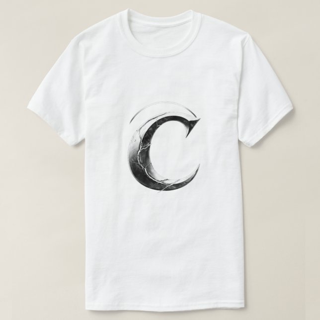 Shadow C – Mörk Gothic Bokstav C T-Shirt (Design framsida)