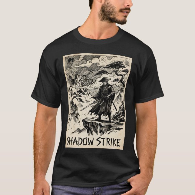 Shadow Strike Samurai Ink Art T-Shirt (Framsida)