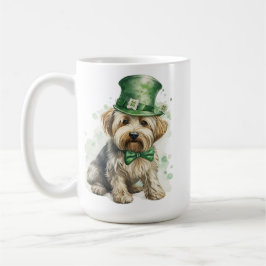 SHAGGY TAN HUND MED GRÖNT IRISH HAT KAFFEMUGG