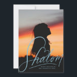 Shalom Heart Hand Lettering Hanukkah Photo Card Julkort<br><div class="desc">Handskriven "shalom" med hjärta,  redigerbar färg och ; valfritt meddelande på baksidan eller lägg till fler foton</div>
