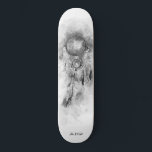 *~* Shamanic Dream Catcher stamShaman Helig Mini Skateboard Bräda 18,5 Cm<br><div class="desc">* Western BOHO American Watercolor Abstrakt Dream Catcher Journey med vackra Feathers som en Shamanic-symbol för en Native American Andlig Healer eller BOHEMIAM-design. *** färg är mjuk SVART VITE och GRYS. Denna spritbaserade, esoteriska populära boho kreativ abstrakt modern drömmare och Fjäderdesign kommer med största sannolikhet att uppskattas av Shamans, Native...</div>