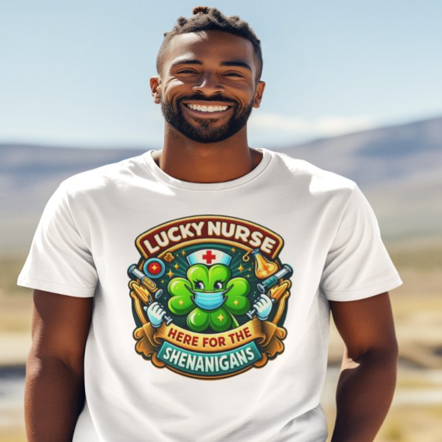 Shamrock Adorned Lucky Nurse shenanigan T Shirt (Skapare uppladdad)