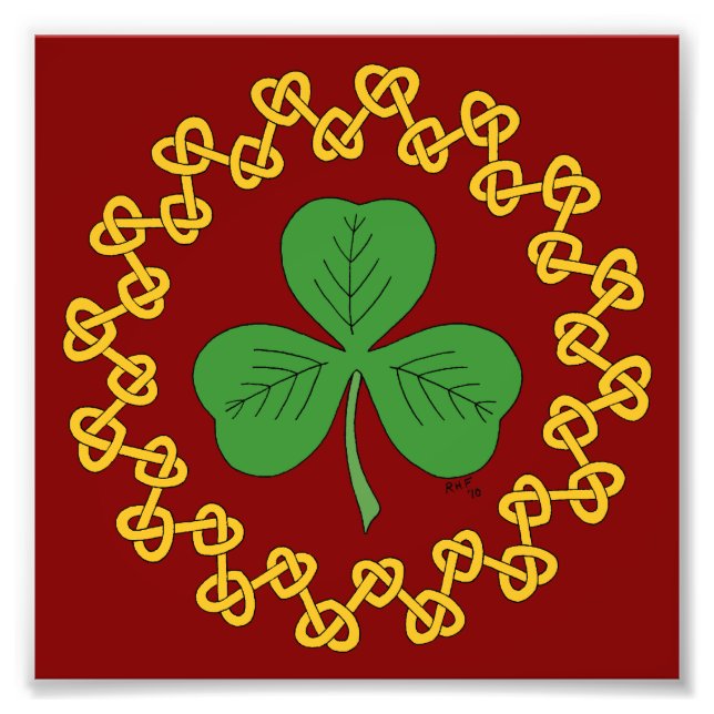 Shamrock and Knotwork on Red Fototryck (Framsidan)