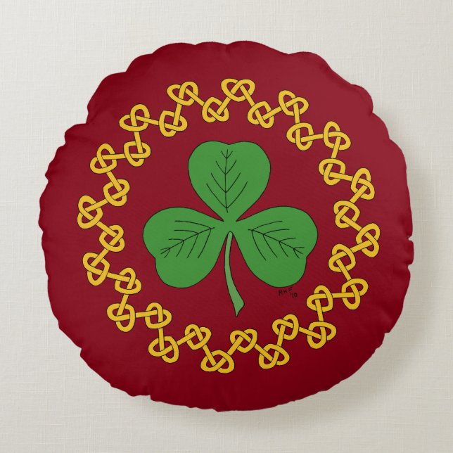 Shamrock and Knotwork on Red Rund Kudde (Framsidan)