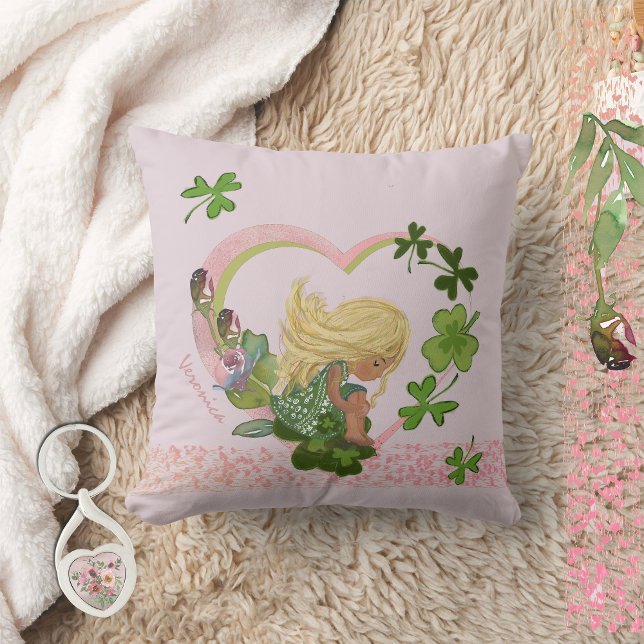 Shamrock Girl Soft Rosa Kudde ( Shamrock Girl Soft Pink Throw Pillow , check our St Patrick's Day collection)