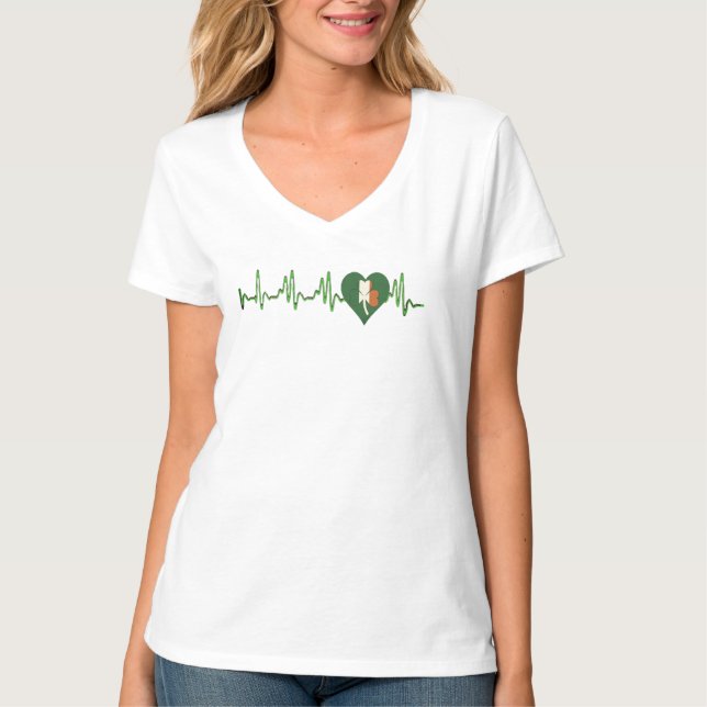 Shamrock Heartslag Graphic Shirt, St patrick's day T Shirt (Framsida)