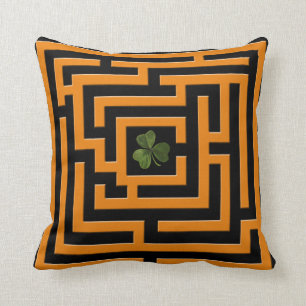 Shamrock i orange labyrintutmaning 2 i 1 kudde