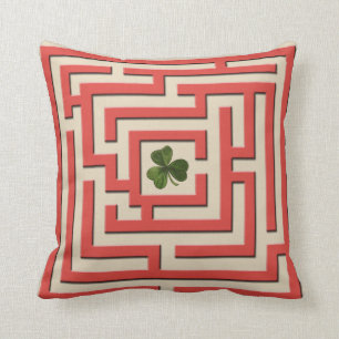 Shamrock i röd labyrintutmaning 2 i 1 kudde