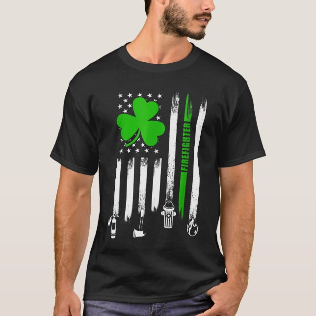 Shamrock Irish American Flagga Firefighter St-Patr T Shirt (Framsida)