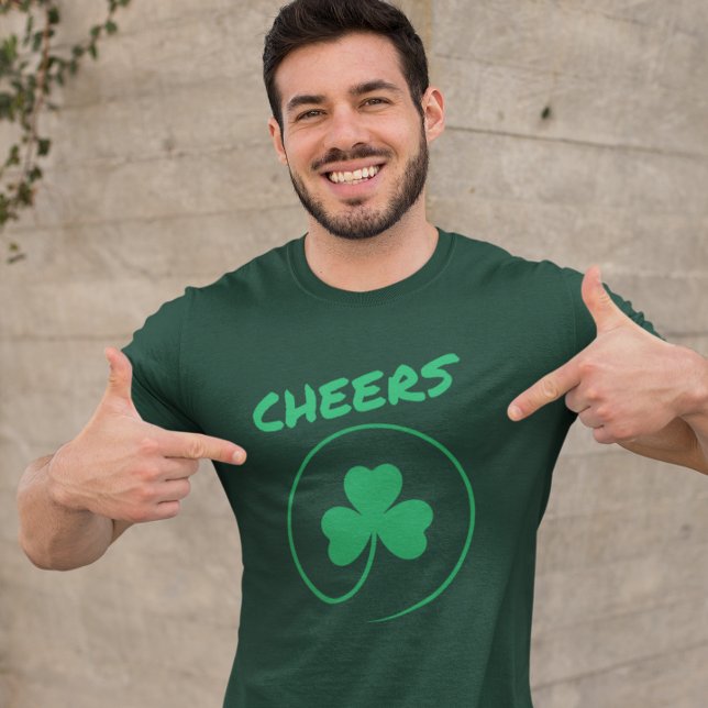 Shamrock Klöver Irish Ireland Cheers St Patrick's T Shirt (Skapare uppladdad)