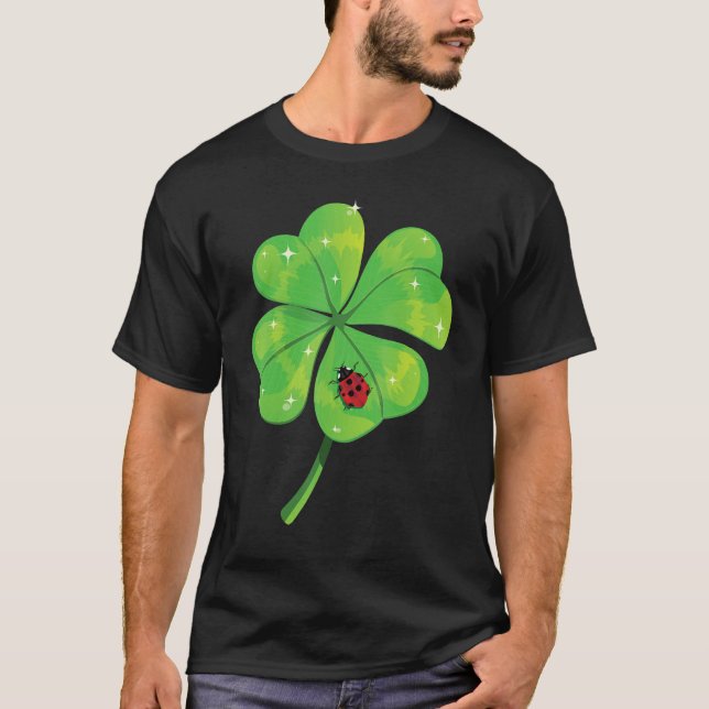 Shamrock Ladybug Lucky Four Leaf Clover St Patrick T Shirt (Framsida)
