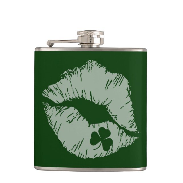 Shamrock Läppar - Kiss Me, jag är Irish Flask Fickplunta (Framsidan)