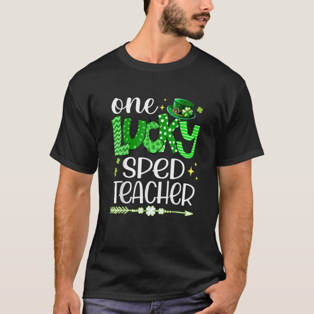 Shamrock One Lucky Sped Teacher St. Patrick's Day T Shirt (Framsida)