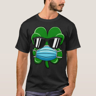 Shamrock Wearing Ansikte Mask St patricks day Gift T Shirt