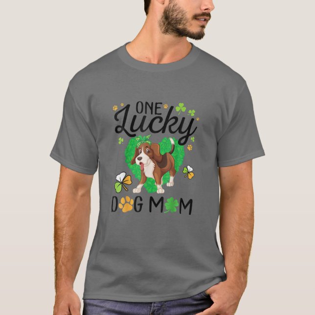 Shamrocks Heart Happy Patrick Day One Lucky Beagle T Shirt (Framsida)
