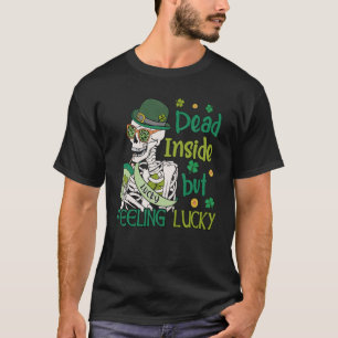 Shamrocks och Irish Beer Dead på insidan men F T Shirt