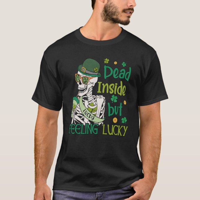 Shamrocks och Irish Beer Dead på insidan men F T Shirt (Framsida)