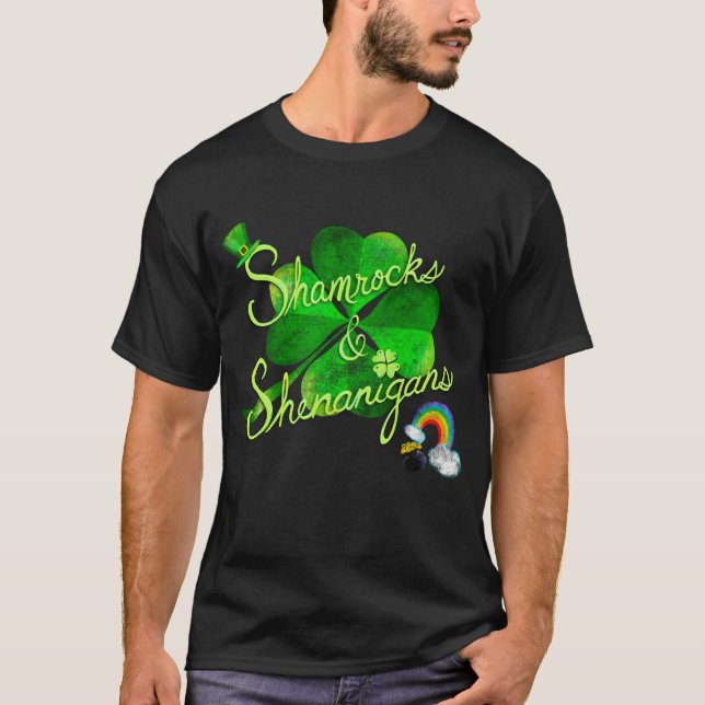 Shamrocks & Shenanigans St. Patrick's Day Tee (Framsida)
