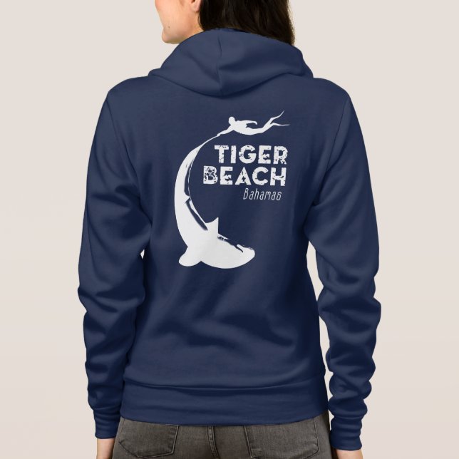 Shark Diving vid Tiger Beach T Shirt (Baksida)