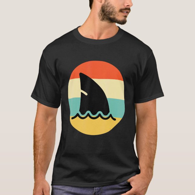 Shark Fin Retro Stil Shark T Shirt (Framsida)