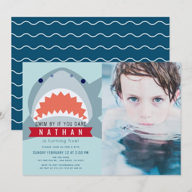 Shark Light Blue Bassäng Photo Boy Birthday Inbjudningar (Fram/baksida)