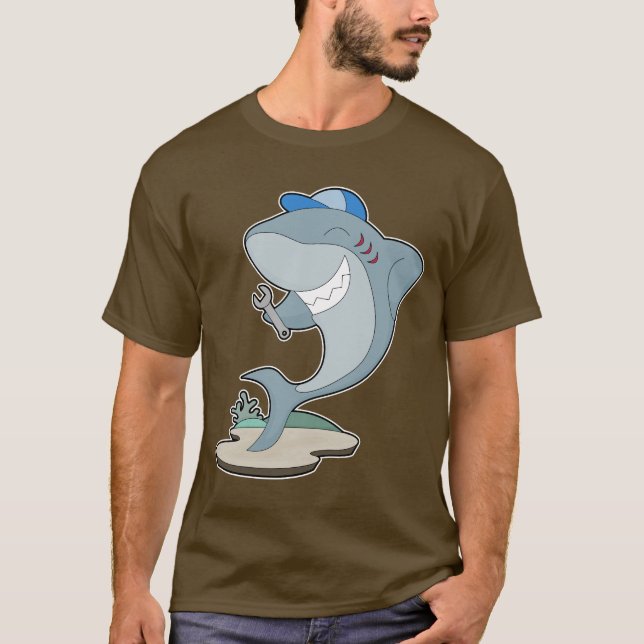 Shark Mechanic Wrench T Shirt (Framsida)