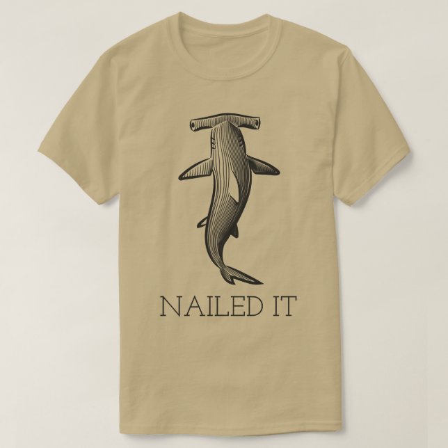 Shark Ord Funny Nail it Pullover T Shirt (Design framsida)