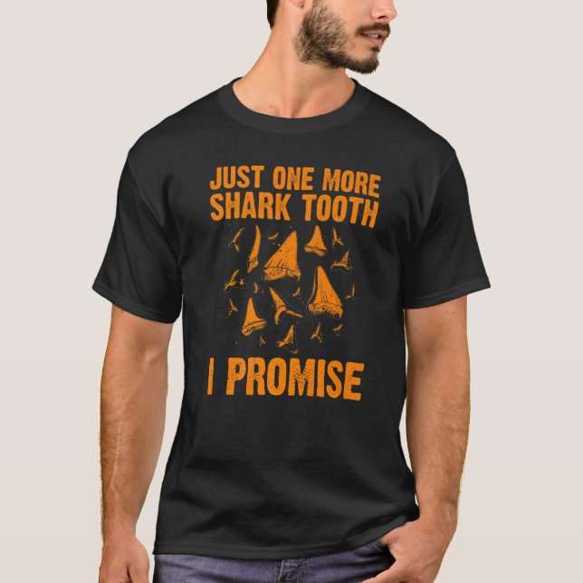 Shark Teeth Collector Coola Fossil Tooth Hunting T Shirt (Framsida)