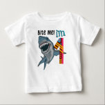 Shark Theme First Birthday Kids T-Shirt<br><div class="desc">Grattis till baby första födelsedag med en blast med den här hajdesignen t-shirt.</div>