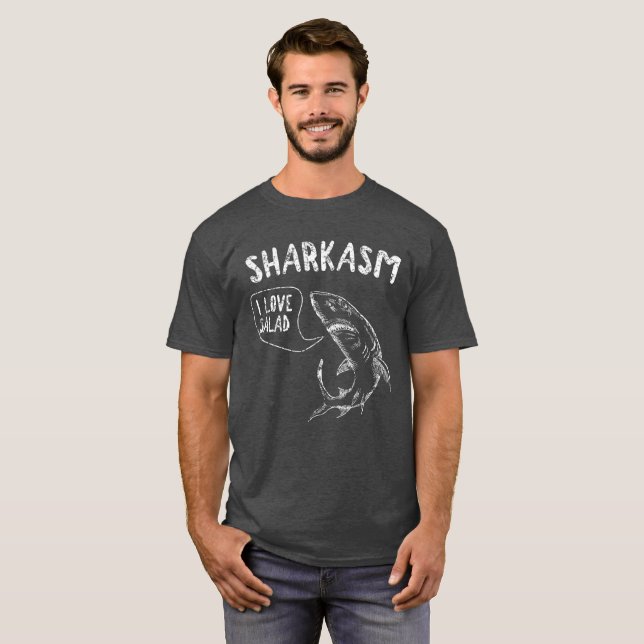 Sharkasm med hajordstäv "älskar jag sallad ", t shirt (Hel framsida)